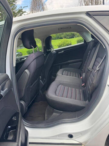 2013 Ford Fusion SE