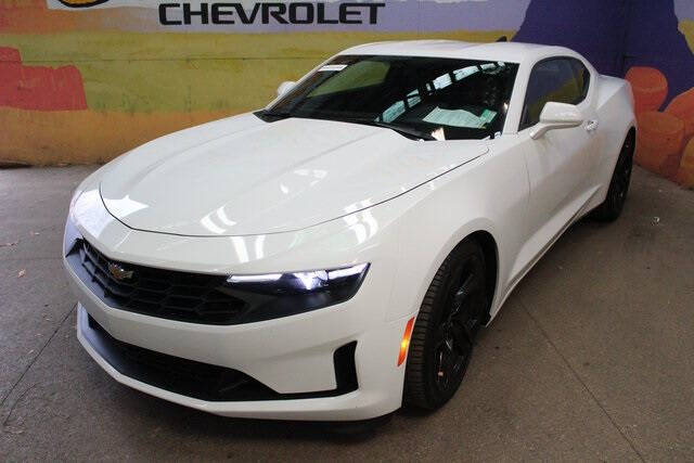 Used 2021 Chevrolet Camaro 1LT with VIN 1G1FB1RS3M0141089 for sale in Grand Ledge, MI