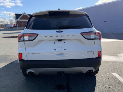 2020 Ford Escape Titanium
