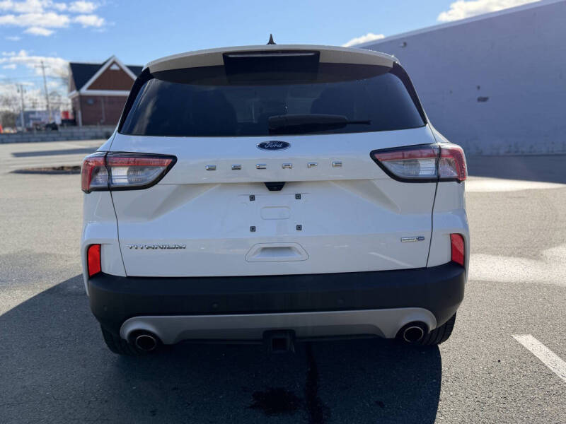 2020 Ford Escape Titanium