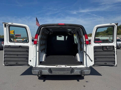 2023 GMC Savana 2500