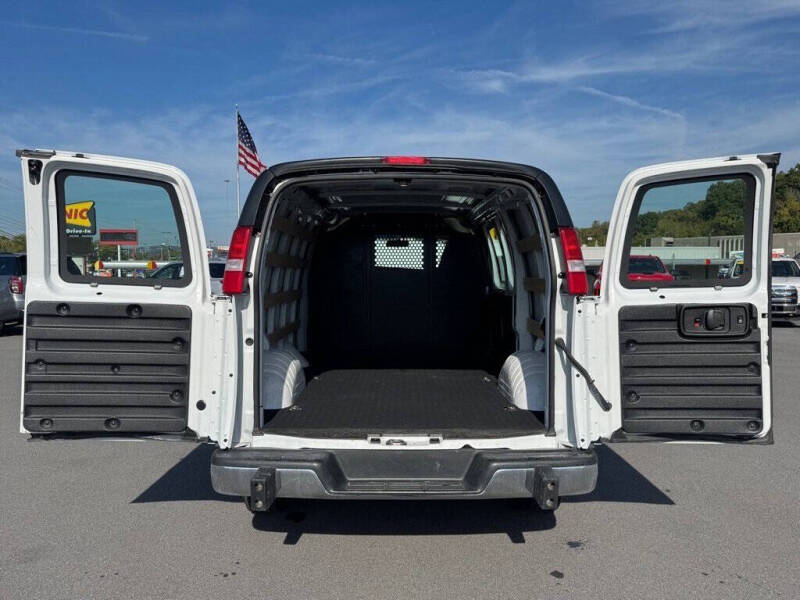 2023 GMC Savana 2500