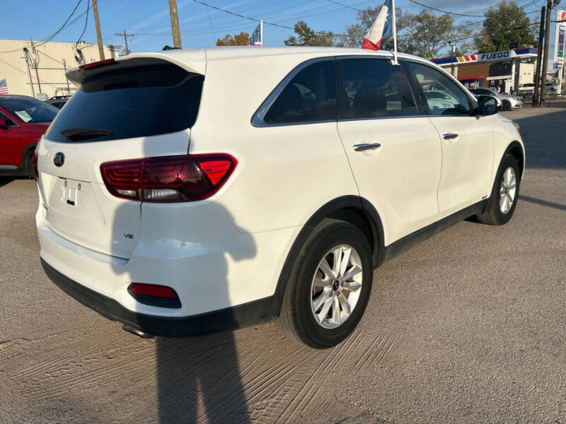 2019 Kia Sorento LX V6