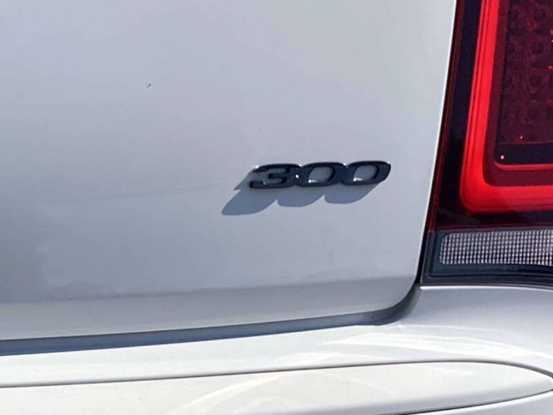 2023 Chrysler 300 Touring L