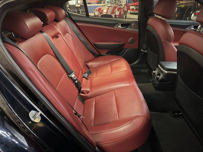 2018 Kia Stinger GT1