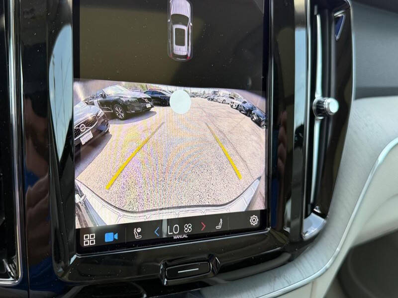 2025 Volvo XC60 T8 Plus Dark Theme