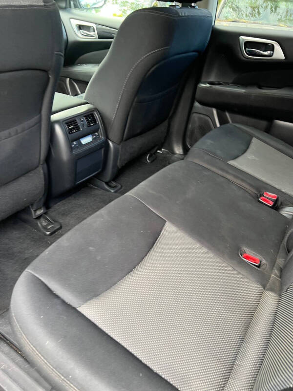 2017 Nissan Pathfinder SL