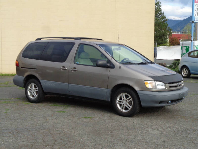 1998 Toyota Sienna LE