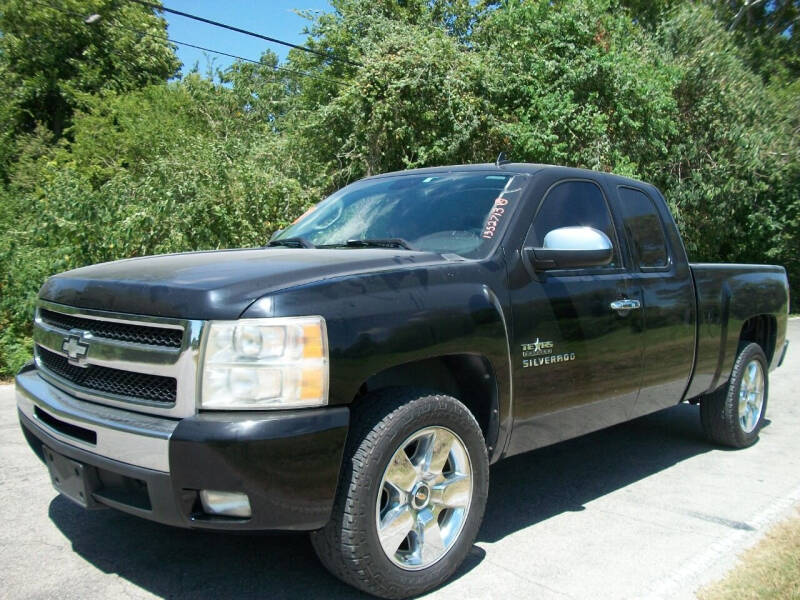 2011 Chevrolet Silverado 1500 for sale at THOM'S MOTORS in Houston TX