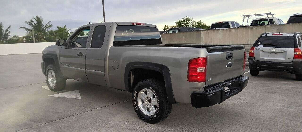 2008 CHEVROLET Silverado Pickup - $7,450