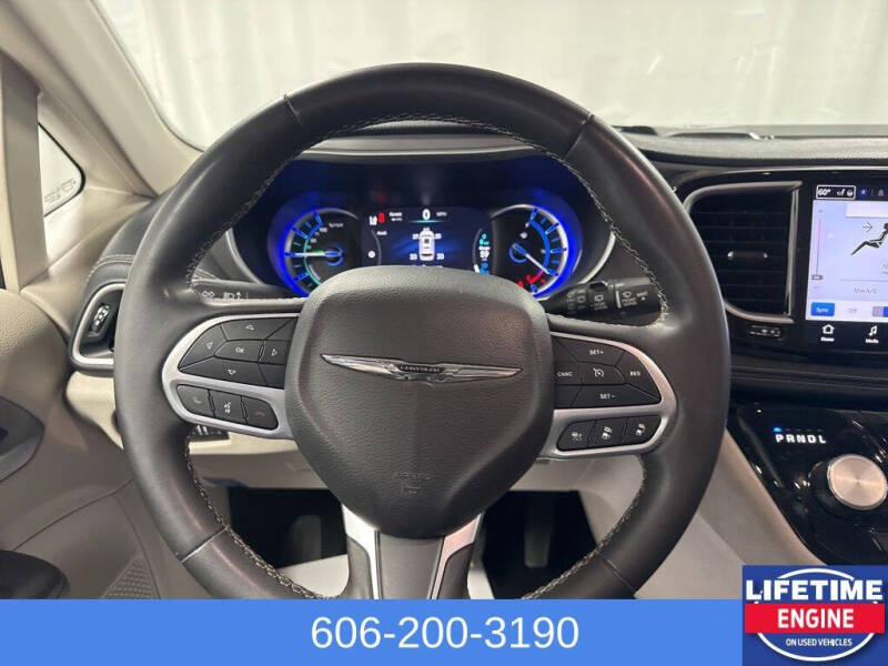 2023 Chrysler Pacifica Plug-In Hybrid Touring L