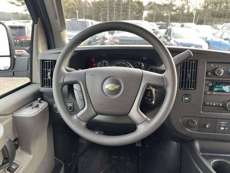 2025 Chevrolet Express 2500