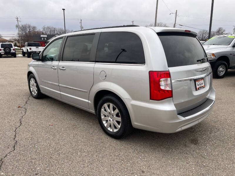 2012 Chrysler Town and Country Touring-L