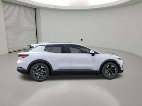 2026 Chevrolet Equinox EV LT 2