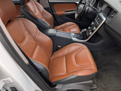 2015 Volvo S60 T6 Drive-E Platinum