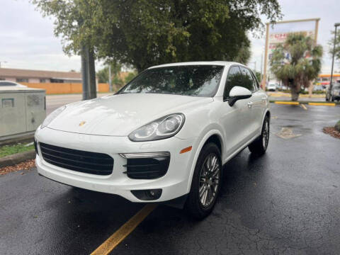 2017 Porsche Cayenne Platinum Edition