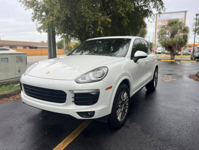 2017 Porsche Cayenne Platinum Edition