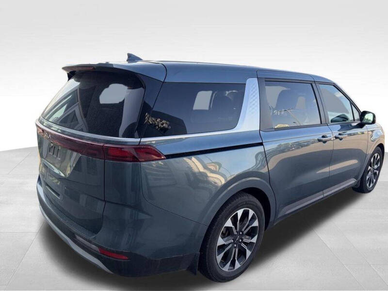 2023 Kia Carnival EX