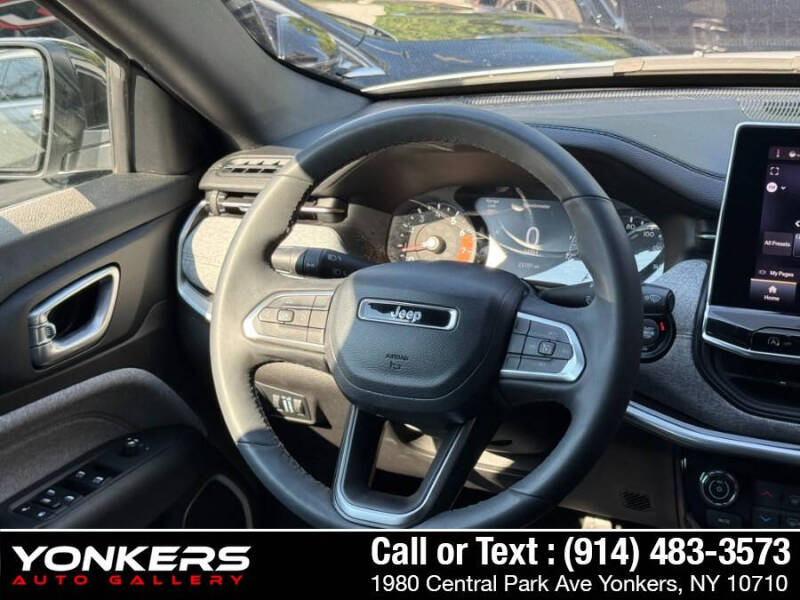 2023 Jeep Compass Latitude Lux