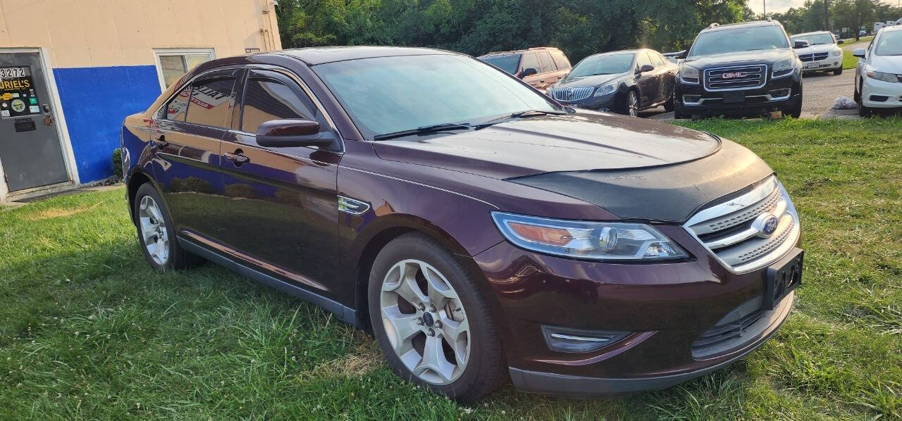 2012 Ford Taurus for sale at URIEL's AUTOMOTIVE LLC in Middletown, OH