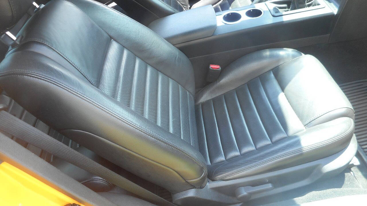 2007 Ford Mustang 23