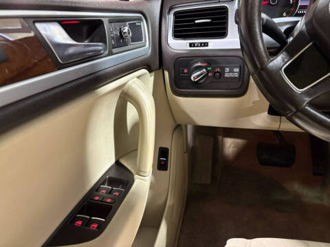 2011 Volkswagen Touareg TDI Executive