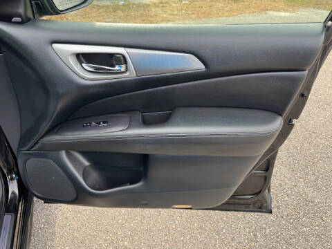 2018 Nissan Pathfinder SL