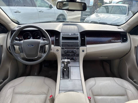 2010 Ford Taurus SEL