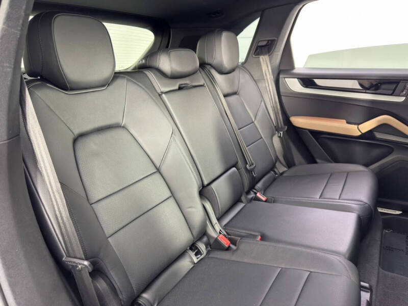 2024 Porsche Cayenne