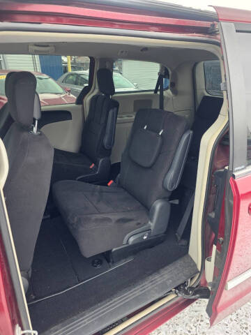 2011 Chrysler Town and Country Touring