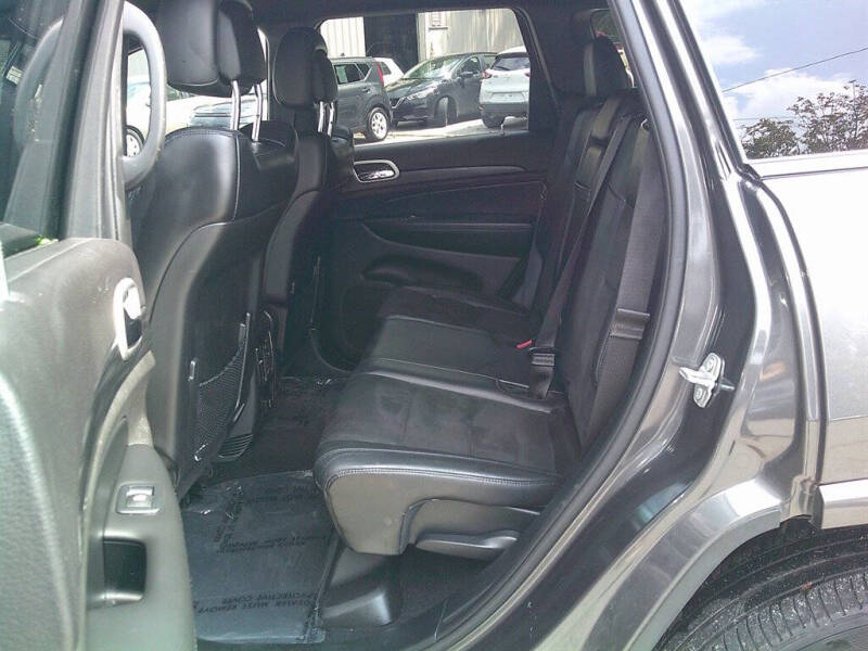 2020 Jeep Grand Cherokee Laredo