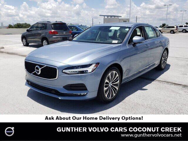 2020 Volvo S90 T6 Momentum
