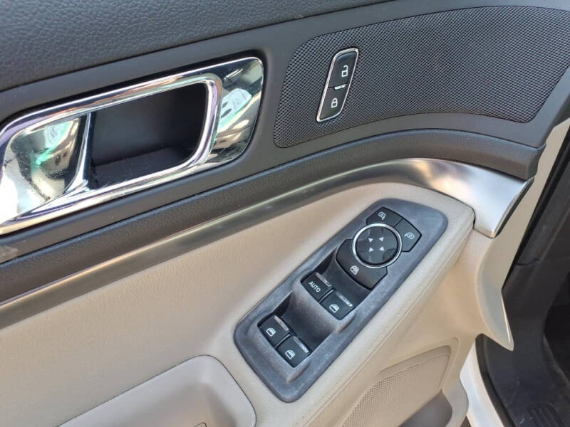 2015 Ford Explorer