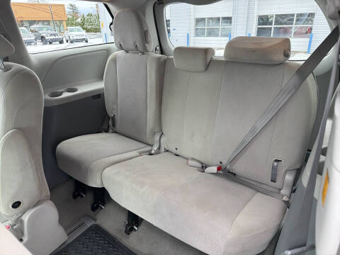 2012 Toyota Sienna Base 7-Passenger