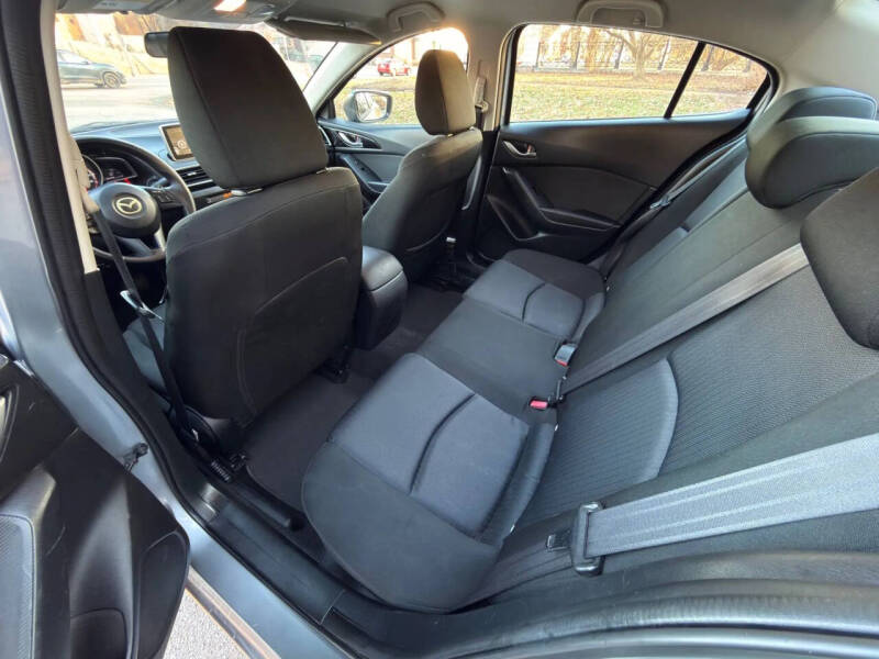 2016 Mazda MAZDA3 i Sport