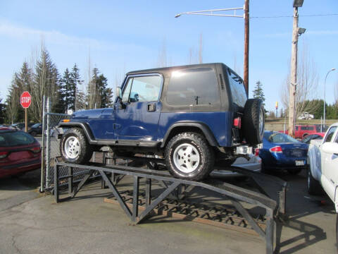 1995 Jeep Wrangler for sale at Car Link Auto Sales LLC in Marysville WA