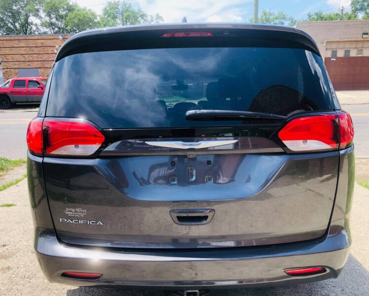 2017 Chrysler Pacifica Touring