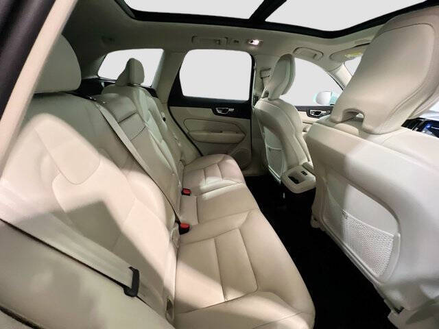 2021 Volvo XC60 T5 Momentum