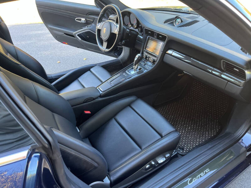 2015 Porsche 911 Carrera