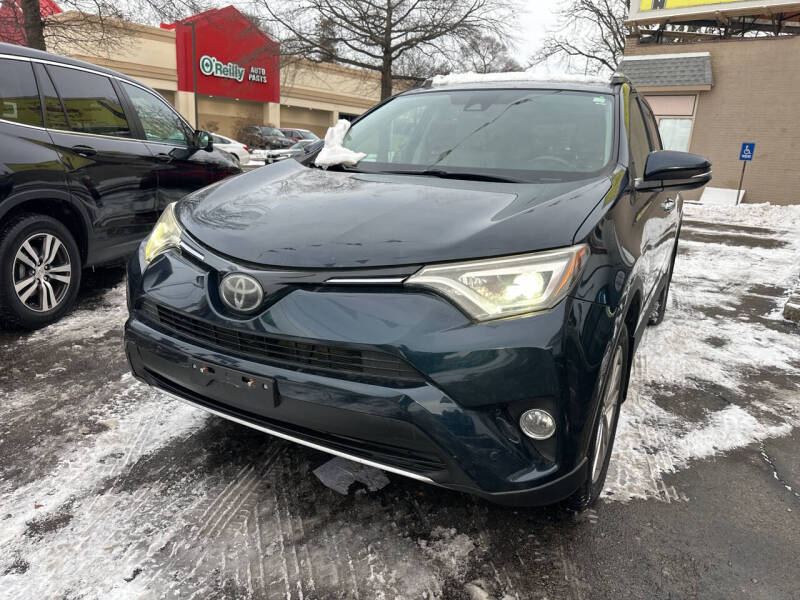 2017 Toyota RAV4 Platinum's photo