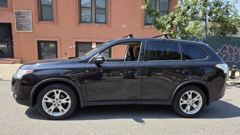 2015 Mitsubishi Outlander SE