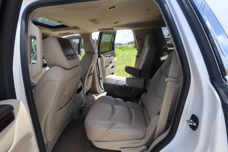 2016 Cadillac Escalade Luxury Collection