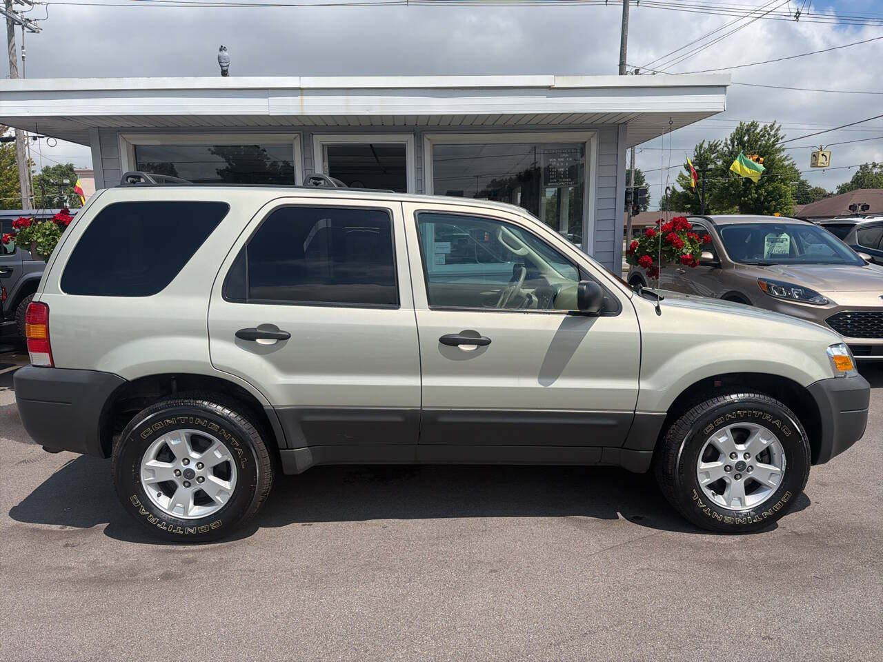 Silver 2005 Ford Escape XLT AWD XLT 4dr SUV 2