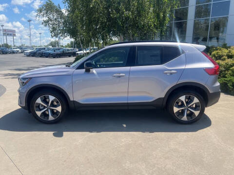 2026 Volvo XC40 B5 Core