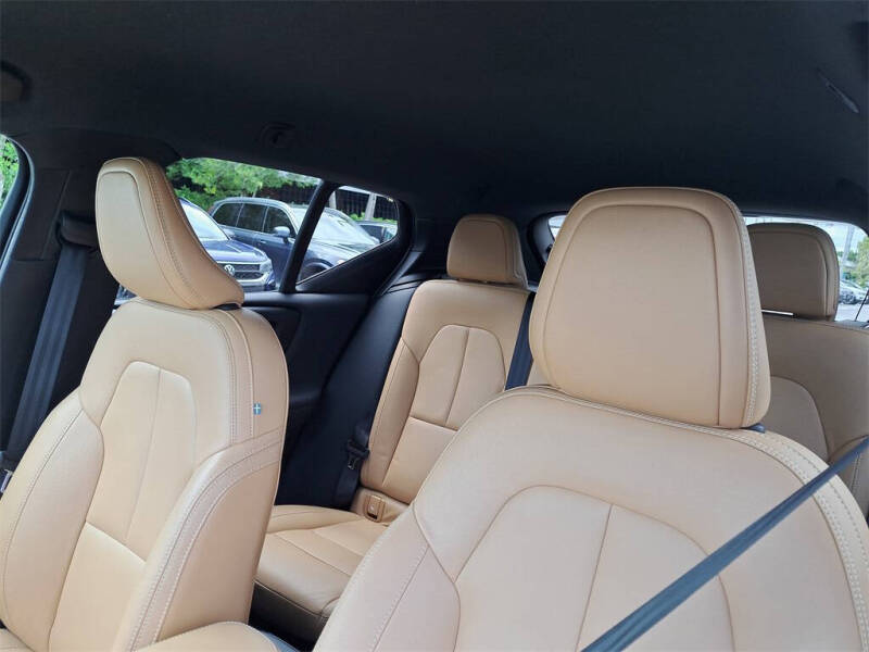 2020 Volvo XC40 T5 Momentum