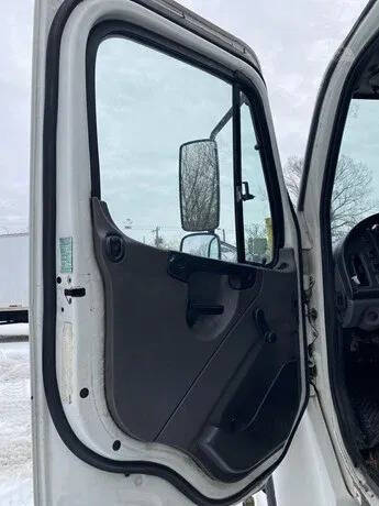2015 Freightliner M2 106