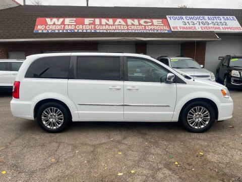 2014 Chrysler Town and Country Touring-L