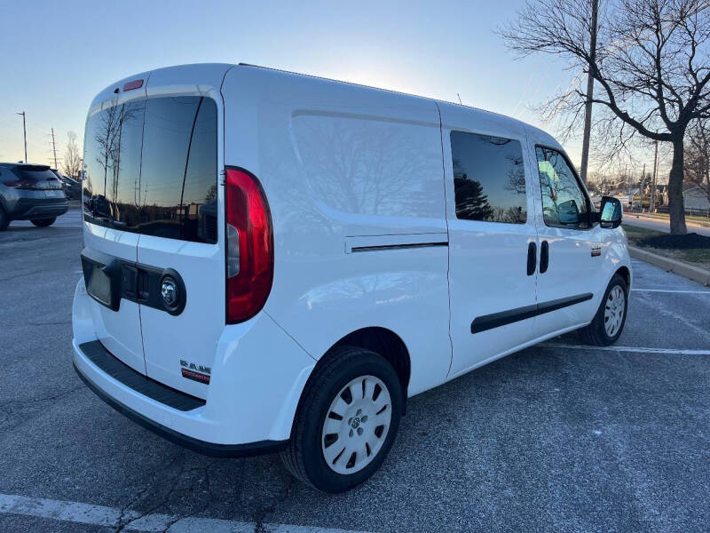 2019 RAM Promaster City SLT photo 3