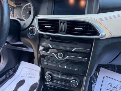 2017 Infiniti QX30 Premium