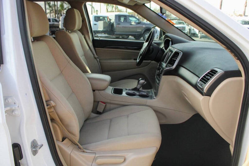 2020 Jeep Grand Cherokee Laredo